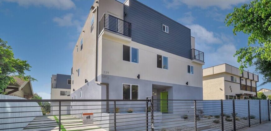 227 1/2 N. Park View St.