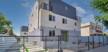 227 1/2 N. Park View St.