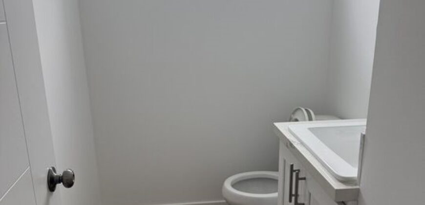 227 1/2 N. Park View St.