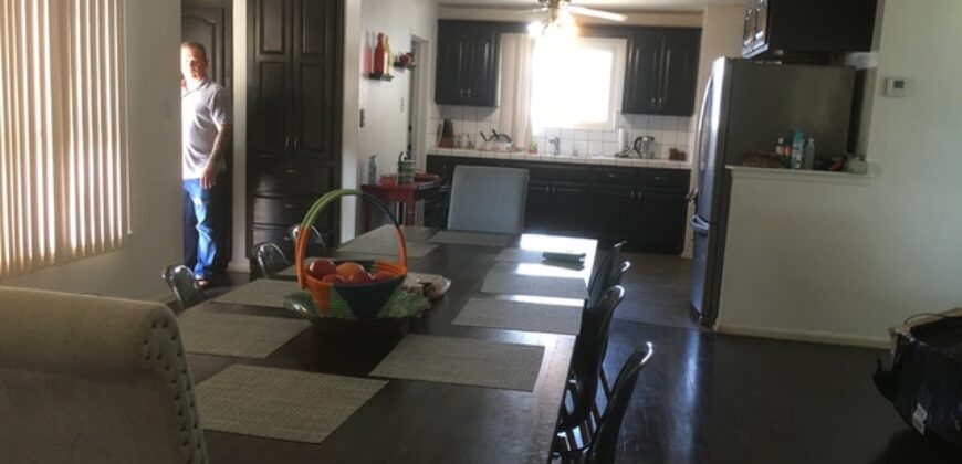 20614 Saticoy St FOR RENT!!