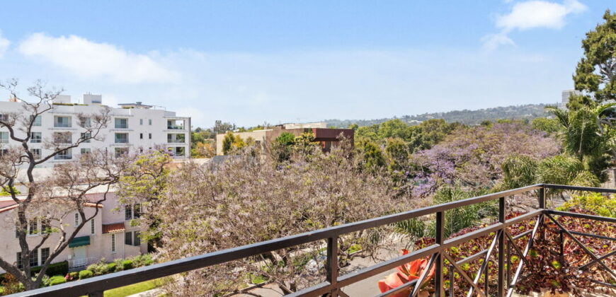 448 N Oakhurst Dr – #PENTHOUSE FOR RENT!