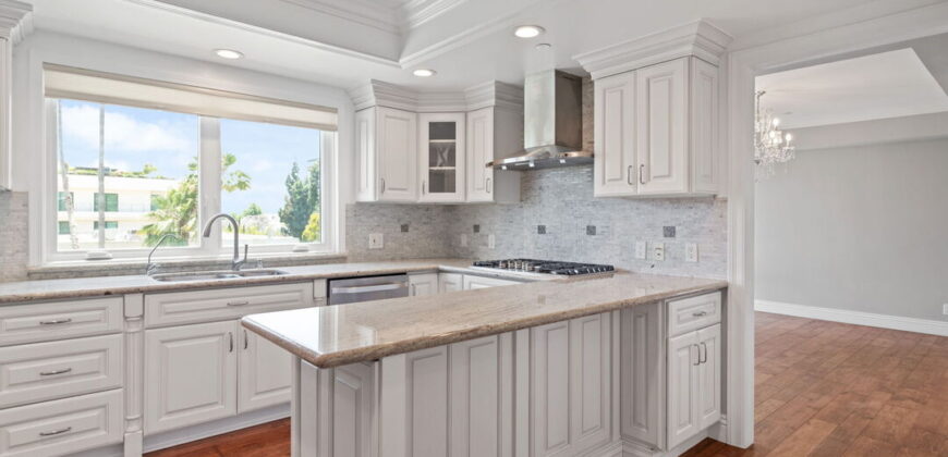 448 N Oakhurst Dr – #PENTHOUSE FOR RENT!