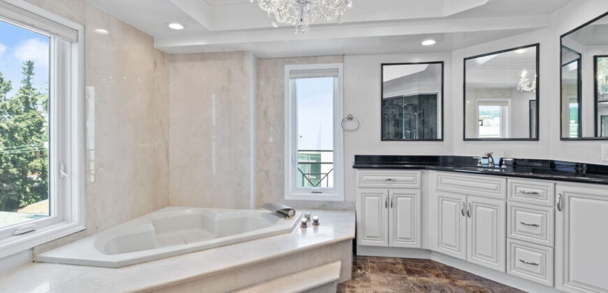 448 N Oakhurst Dr – #PENTHOUSE FOR RENT!