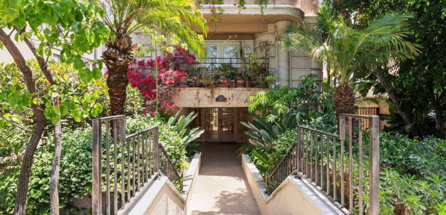 448 N Oakhurst Dr – #PENTHOUSE FOR RENT!