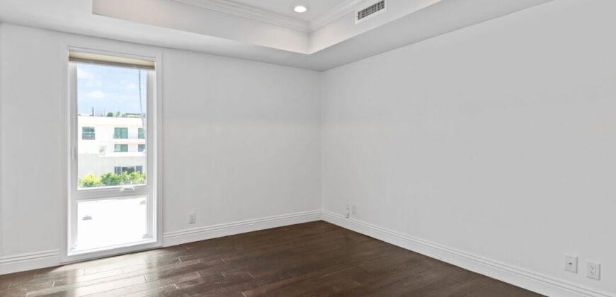 448 N Oakhurst Dr – #PENTHOUSE FOR RENT!