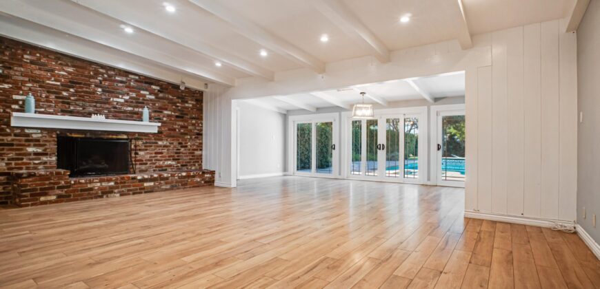 8429 Jamieson Ave FOR SALE!