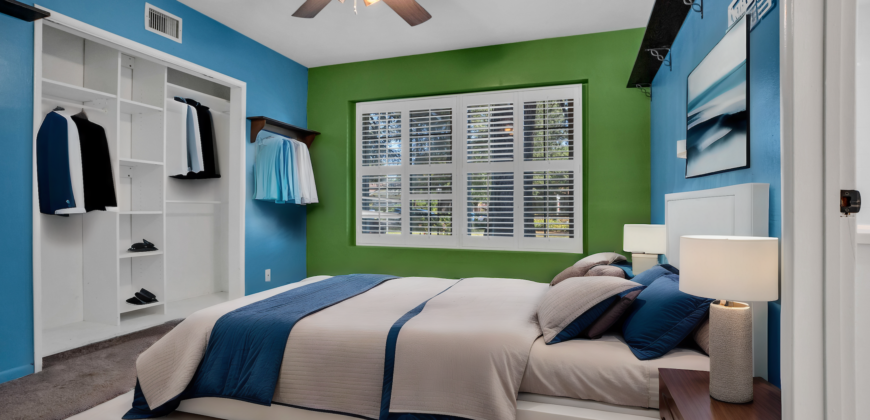 8429 Jamieson Ave FOR SALE!