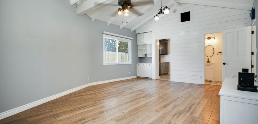 8429 Jamieson Ave FOR SALE!