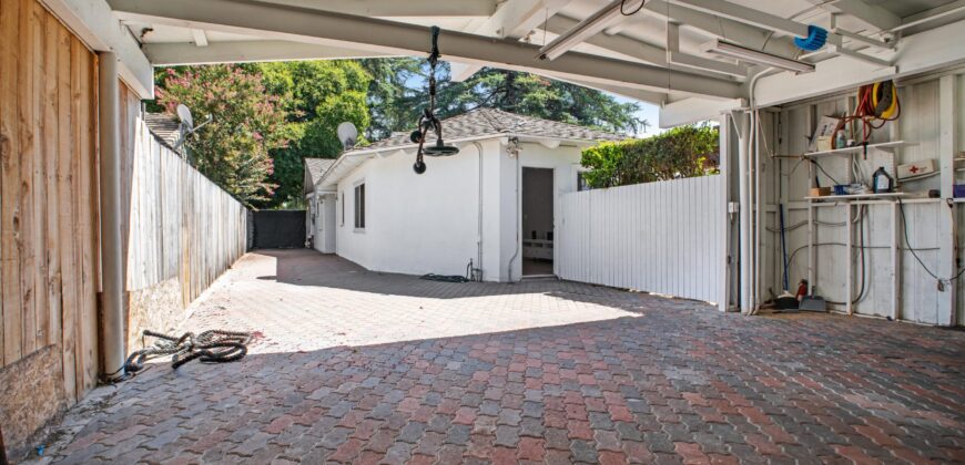 8429 Jamieson Ave FOR SALE!