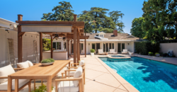 8429 Jamieson Ave FOR SALE!