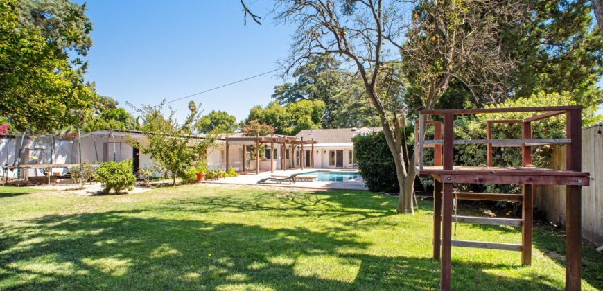 8429 Jamieson Ave FOR SALE!