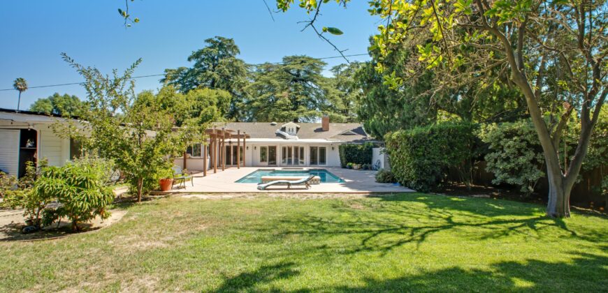 8429 Jamieson Ave FOR SALE!