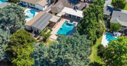 8429 Jamieson Ave FOR SALE!