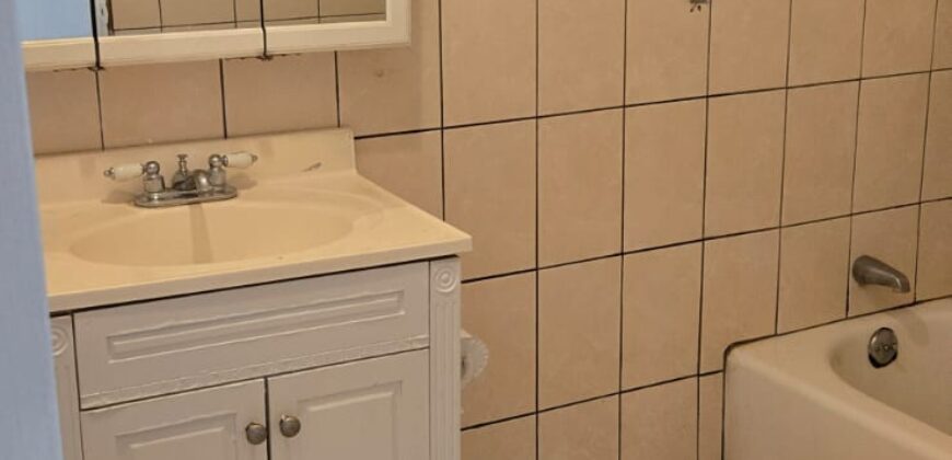 448 E 84th Pl – FOR LEASE!