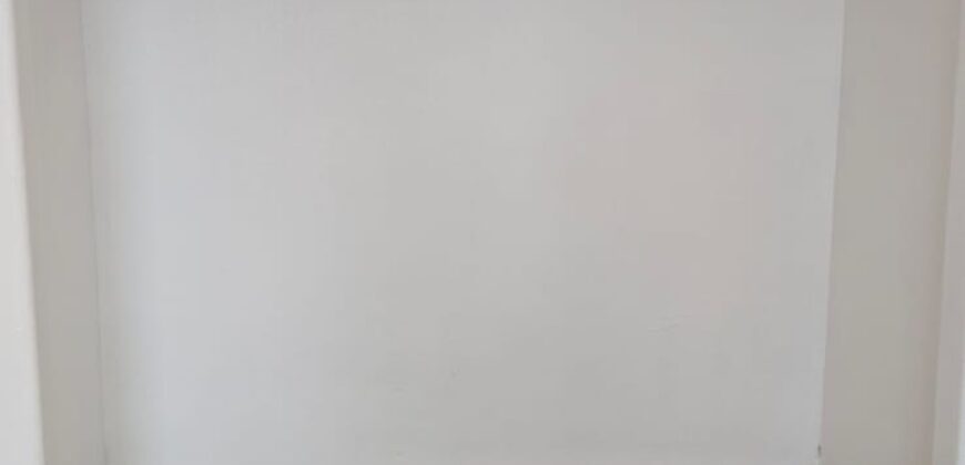 448 E 84th Pl – FOR LEASE!