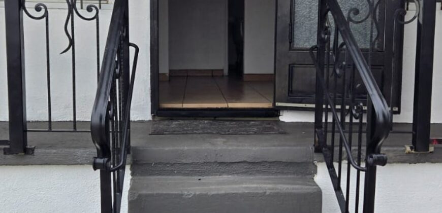 448 E 84th Pl – FOR LEASE!