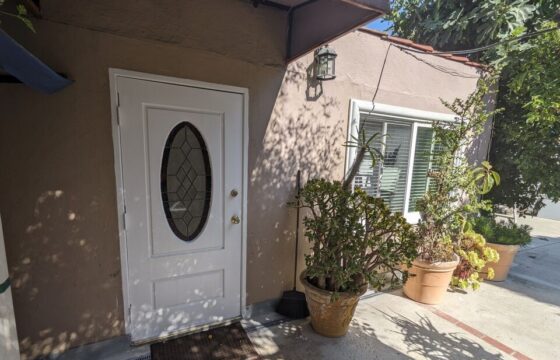 Studio Type Unit FOR RENT – 326 S ALMONT DR.