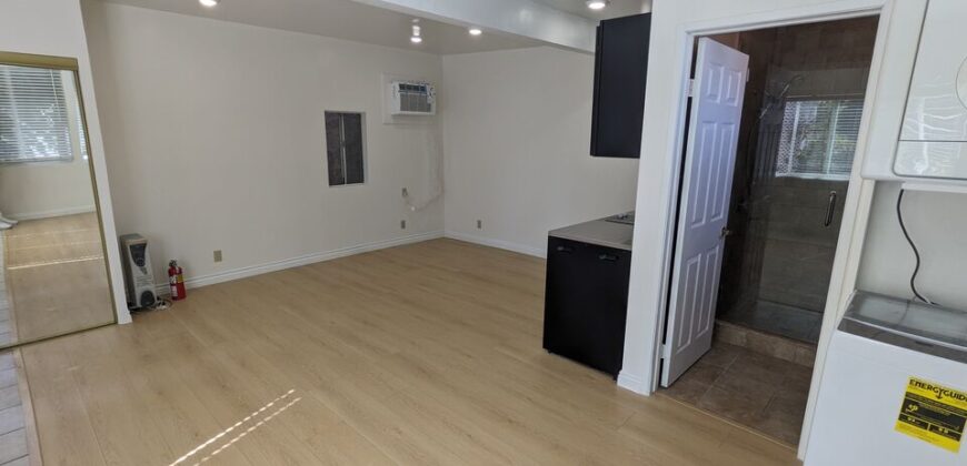 Studio Type Unit FOR RENT – 326 S ALMONT DR.