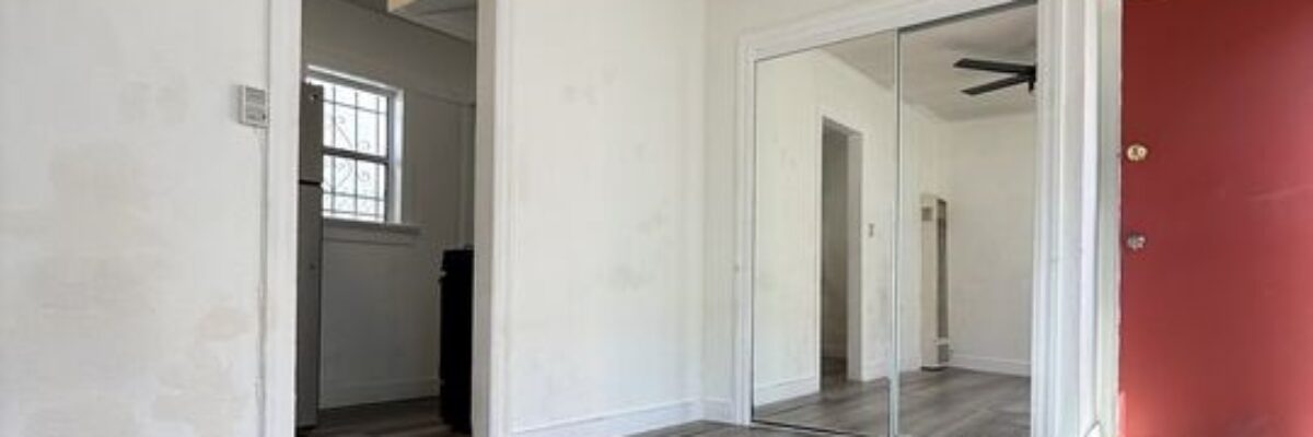 2235 W 14th St 1/4 – FOR RENT!!