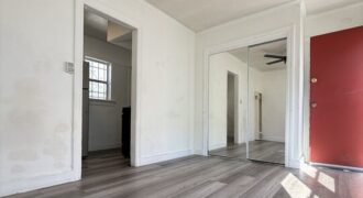 2235 W 14th St 1/4 – FOR RENT!!