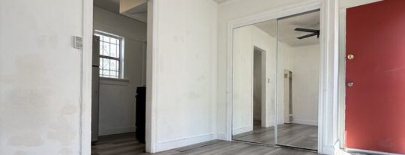 2235 W 14th St 1/4 – FOR RENT!!