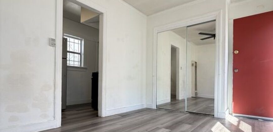 2235 W 14th St 1/4 – FOR RENT!!