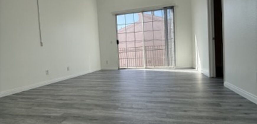 621 N Bronson Ave #202 – FOR RENT!