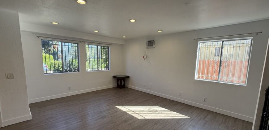 3beds / 2.5baths FOR RENT – 1505 S Dunsmuir Ave