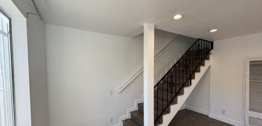 3beds / 2.5baths FOR RENT – 1505 S Dunsmuir Ave