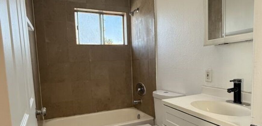 3beds / 2.5baths FOR RENT – 1505 S Dunsmuir Ave