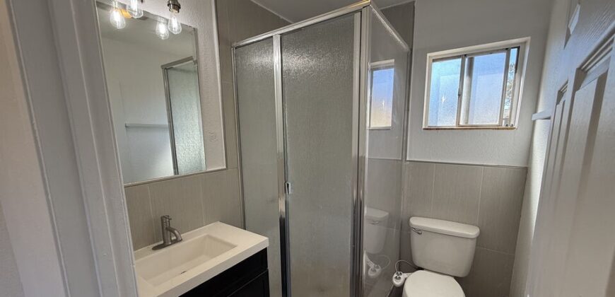 3beds / 2.5baths FOR RENT – 1505 S Dunsmuir Ave