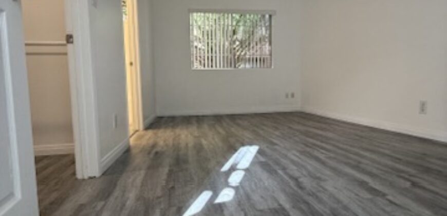 621 N Bronson Ave #202 – FOR RENT!