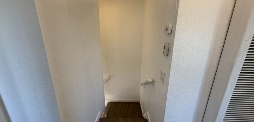 3beds / 2.5baths FOR RENT – 1505 S Dunsmuir Ave