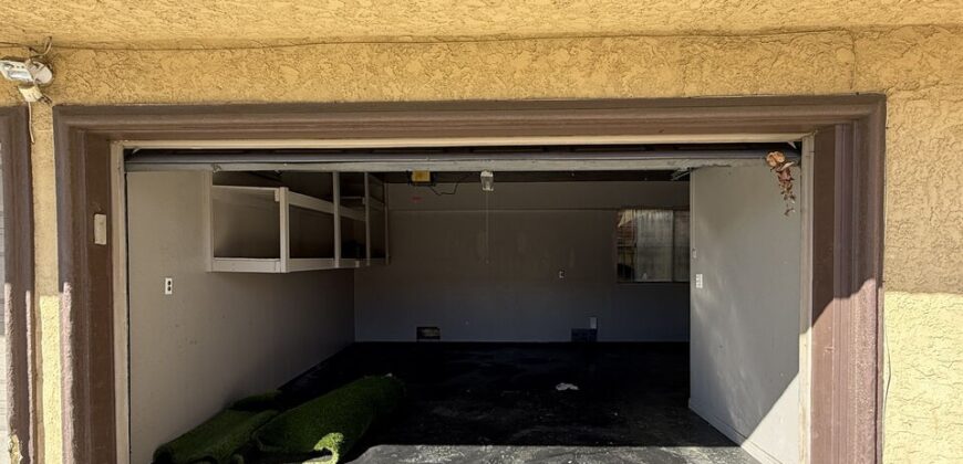 3beds / 2.5baths FOR RENT – 1505 S Dunsmuir Ave