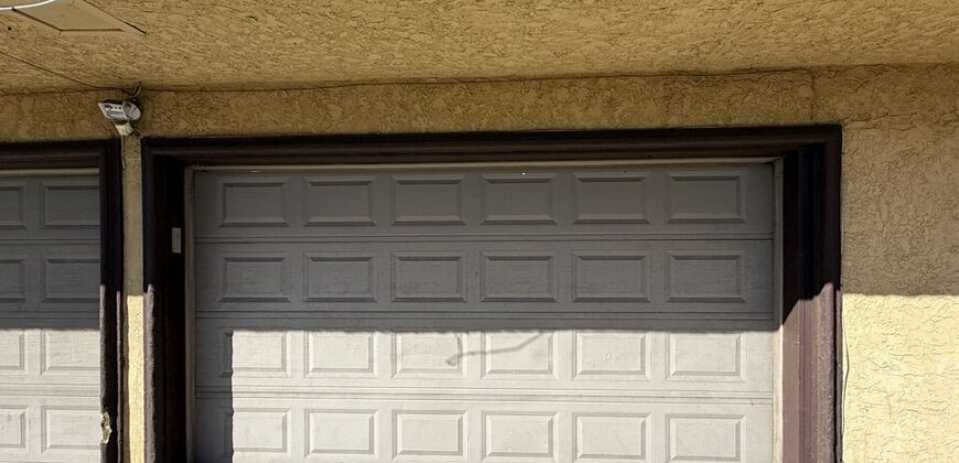 3beds / 2.5baths FOR RENT – 1505 S Dunsmuir Ave