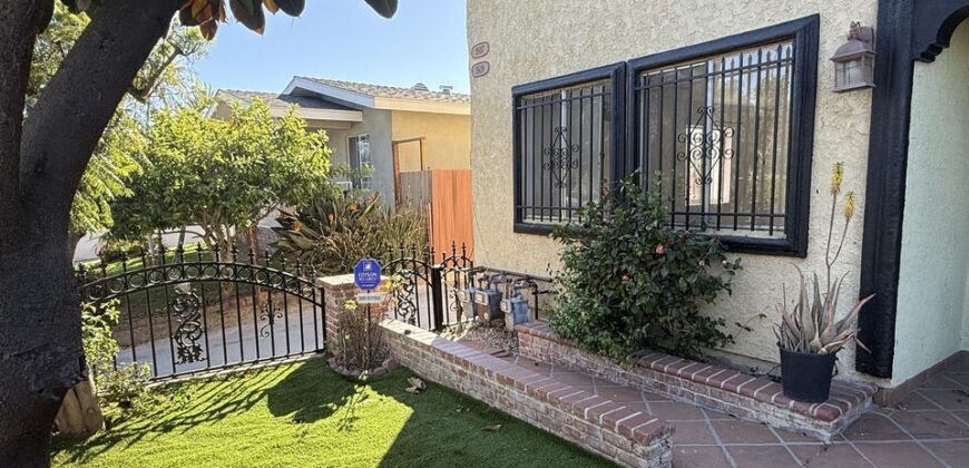 3beds / 2.5baths FOR RENT – 1505 S Dunsmuir Ave