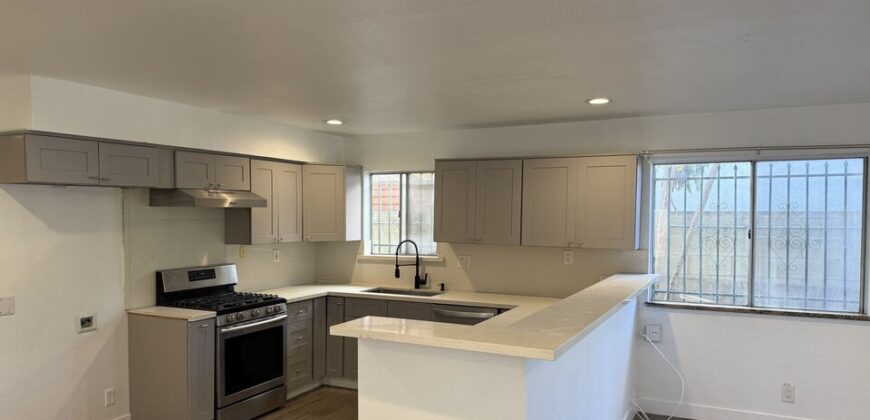 3beds / 2.5baths FOR RENT – 1505 S Dunsmuir Ave