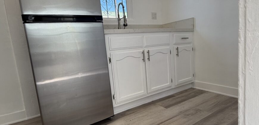 2235 W 14th St. – FOR RENT!!