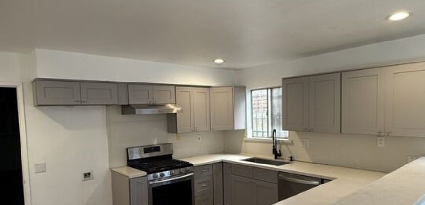 3beds / 2.5baths FOR RENT – 1505 S Dunsmuir Ave