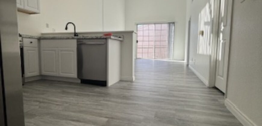 621 N Bronson Ave #202 – FOR RENT!