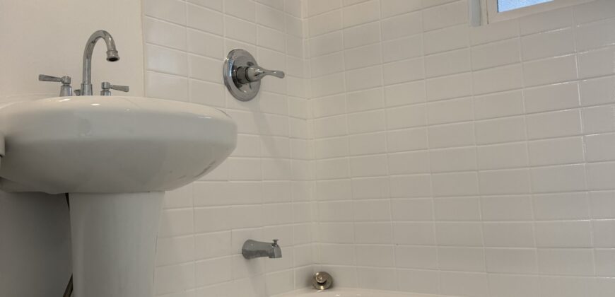 2235 W 14th St. – FOR RENT!!