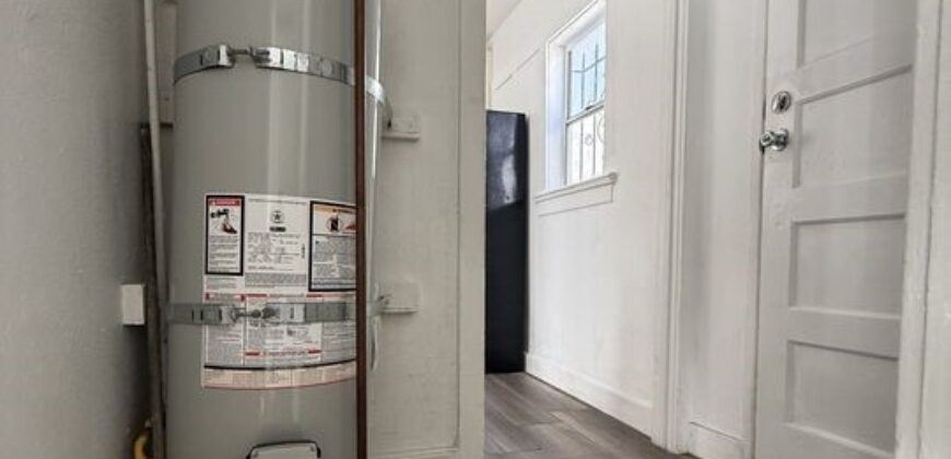 2235 W 14th St 1/4 – FOR RENT!!