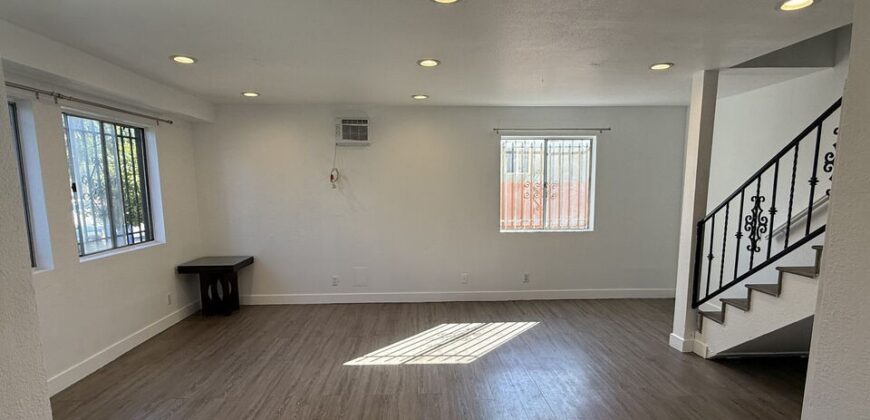 3beds / 2.5baths FOR RENT – 1505 S Dunsmuir Ave