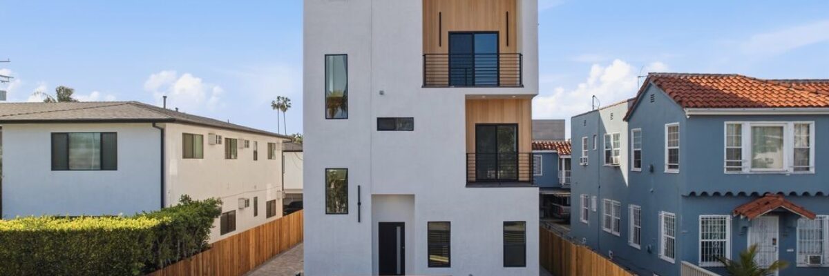 Stunning New Construction Residence in Redondo Blvd – FOR RENT!