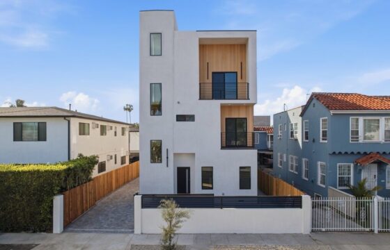 Stunning New Construction Residence in Redondo Blvd – FOR RENT!