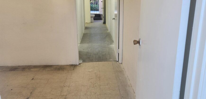 Prime Commercial Space for Lease – High Traffic Location in East L.A. – 4222 E CESAR E CHAVEZ AVE