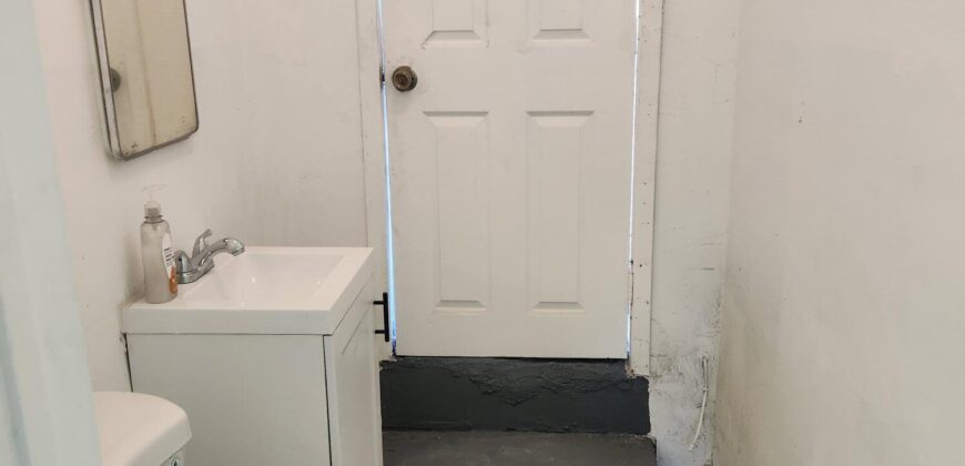 Prime Commercial Space for Lease – High Traffic Location in East L.A. – 4222 E CESAR E CHAVEZ AVE