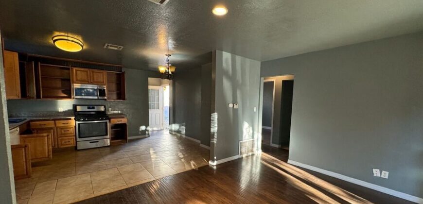 Well Maintained Duplex in Panorama City – FOR SALE!