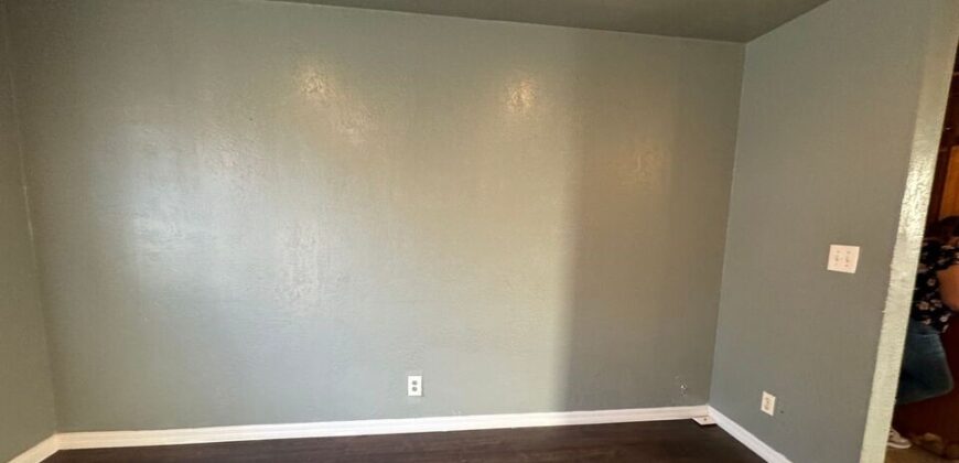 Well Maintained Duplex in Panorama City – FOR SALE!