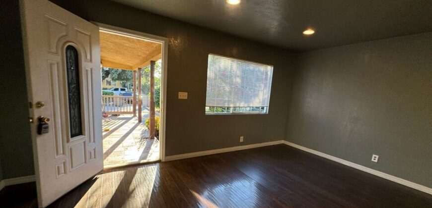 Well Maintained Duplex in Panorama City – FOR SALE!